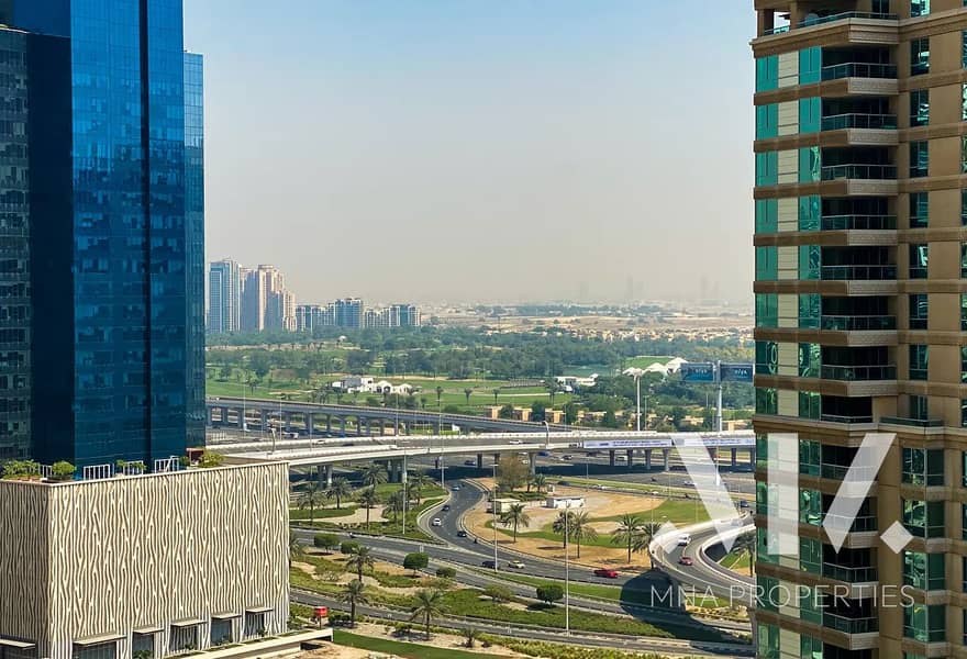 Luxury Apartment Golf Course Views High ROI