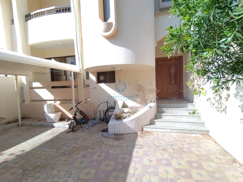 SPACIOUS 4BHK DUPLEX VILLA MAID ROOM BALCONY WARDROBE IN BASRA