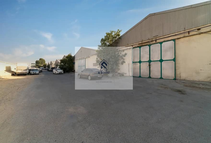 Large warehouse available for lease in Umm Ramool, near the Dubai Duty