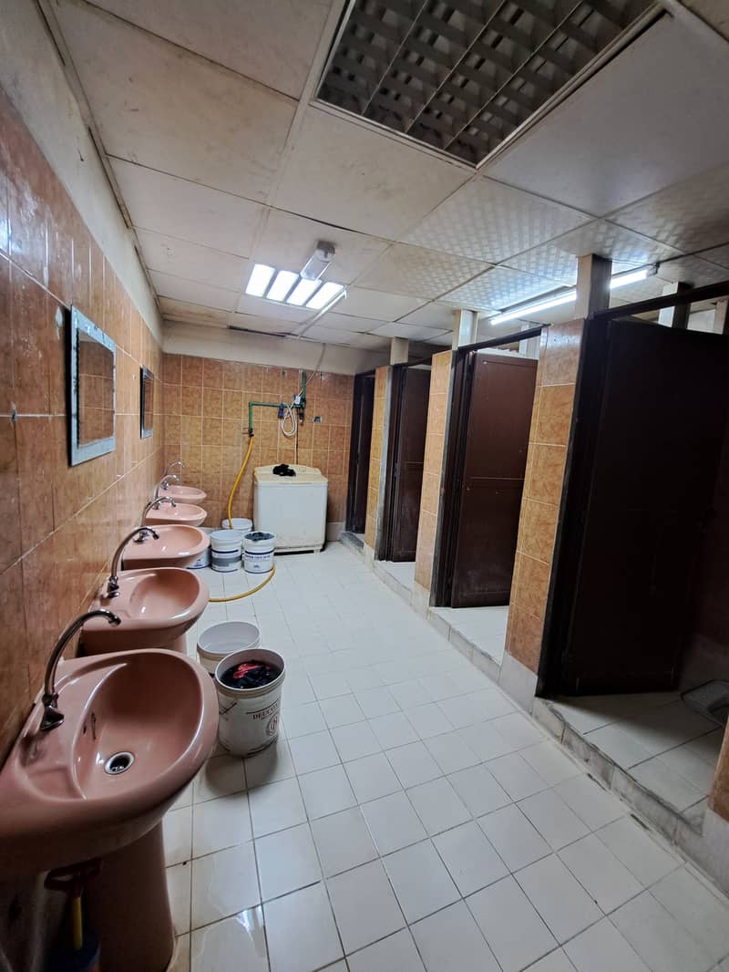 For rent two floors labor camps in Sharjah/Industrial Area 3 second