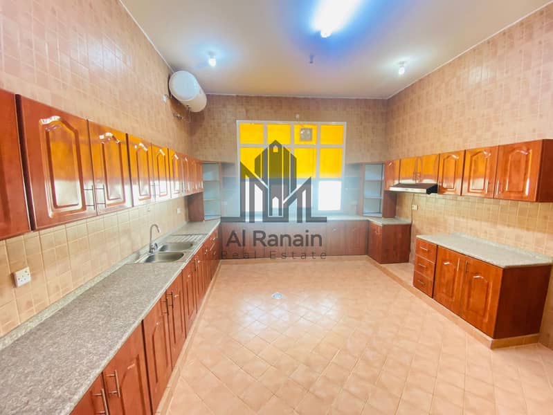 5 Bedroom Villa With Private Entrance And Yard In Towayya