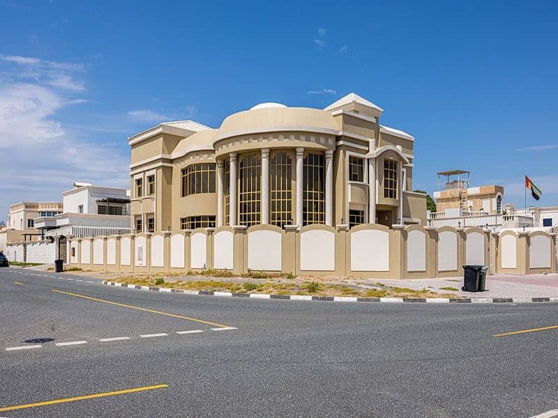 SPACIOUS 6 BEDROOM VILLA IN NAD AL HAMAR