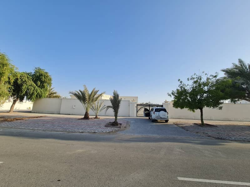 For sale villa directly from the owner in Umm Al Quwain Umm Al Quwain