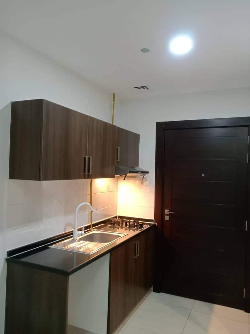 International City，International City Phase 2 (Warsan 4) 28000 AED