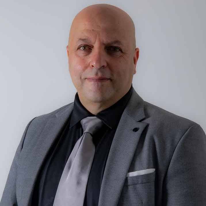 Omar Abo Lael, Abu Dhabi Real Estate Agent 40 properties