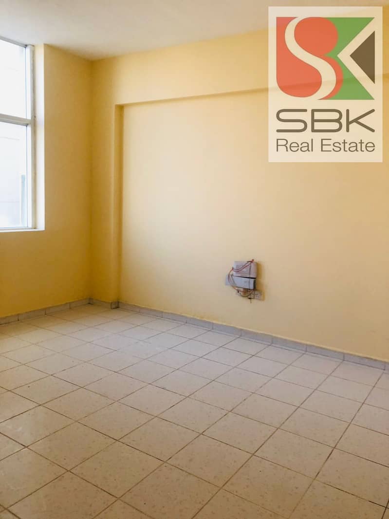 Studio Apartment in Eisa 1 Building, Rolla near Rolla Park