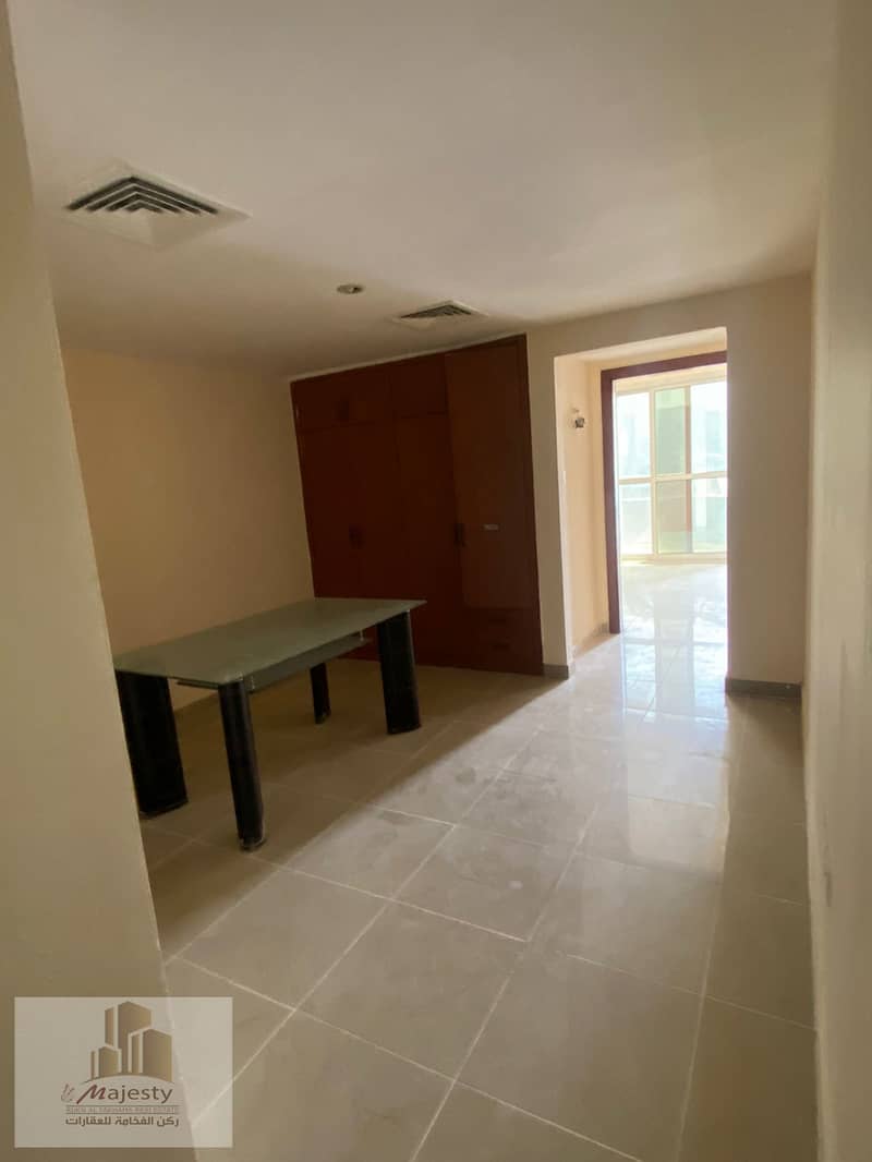 For sale apartment in the Emirate of Sharjah Al Majaz 3 with a
