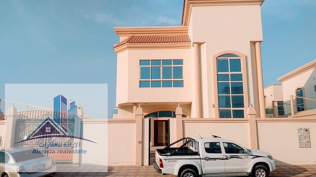 Luxury villa for sale in Ajman, Al Hamidiya area, own your dream villa