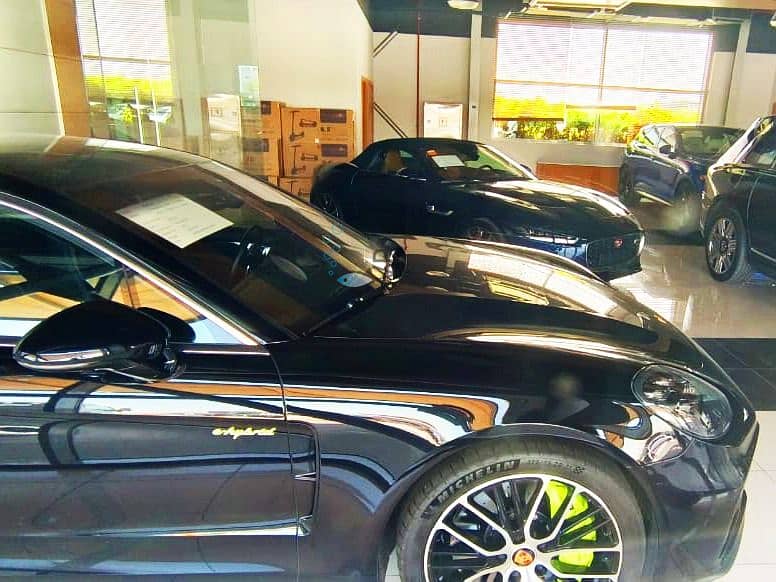 Fully Fitted Showroom Al Aweer Auto Market 3000 Sqft