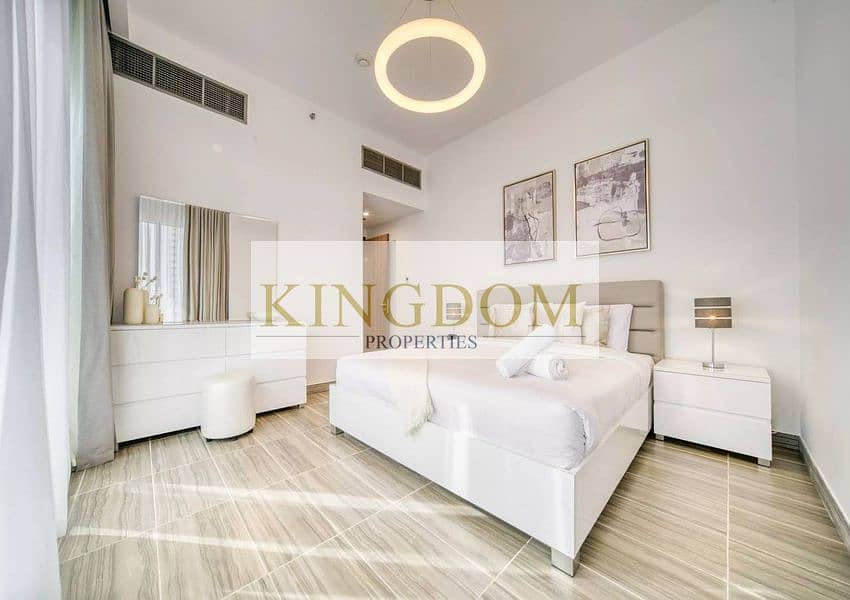 VASTU LAKE VIEW NEAR METRO 2 BEDROOMS + MAID.