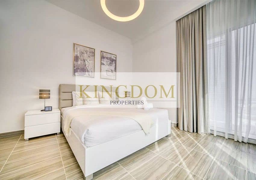 VASTU LAKE VIEW NEAR METRO 2 BEDROOMS + MAID.