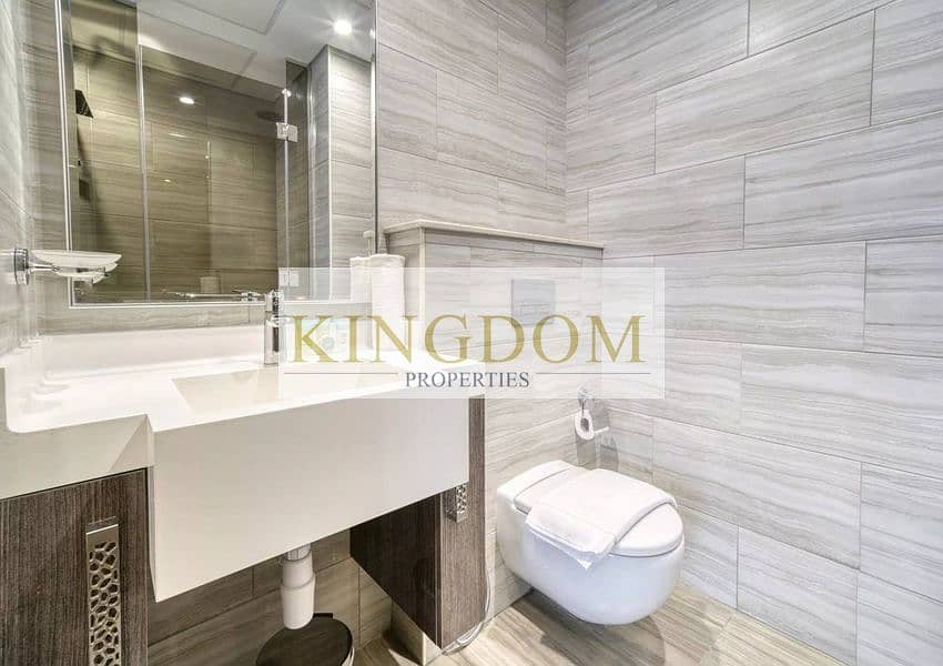 VASTU LAKE VIEW NEAR METRO 2 BEDROOMS + MAID.