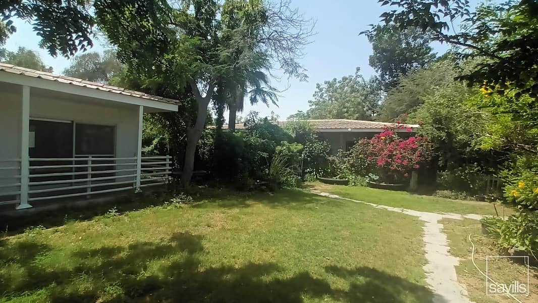 Spacious 3 Bedroom Villa Al Yarmook Halwan