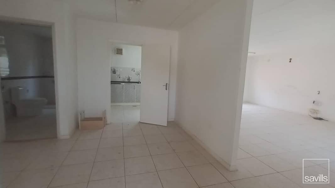 Spacious 3 Bedroom Villa Al Yarmook Halwan