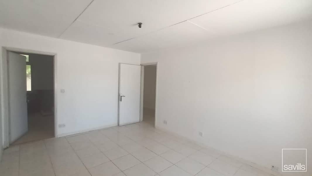 Spacious 3 Bedroom Villa Al Yarmook Halwan