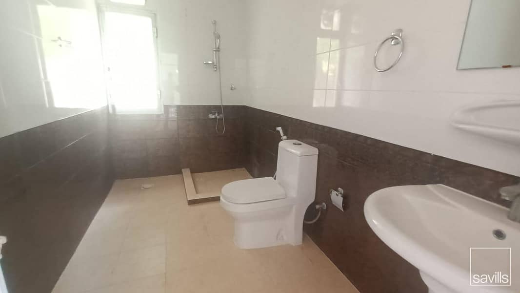 Spacious 3 Bedroom Villa Al Yarmook Halwan