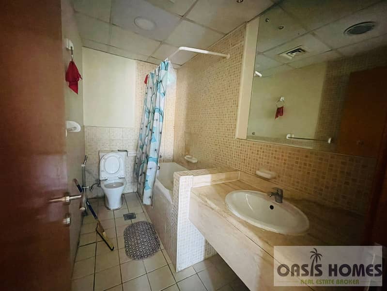 Duplex 1BHK Next to LULU Mall Large SIZE apartment for Rent in Silicon Oasis