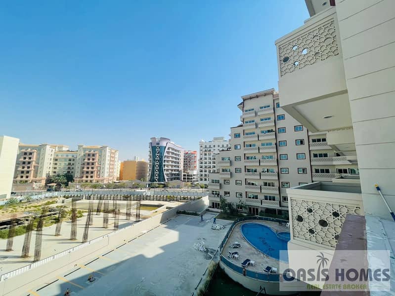Duplex 1BHK Next to LULU Mall Large SIZE apartment for Rent in Silicon Oasis
