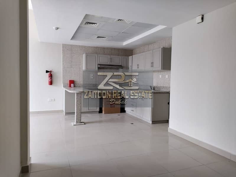 Spacious Layout Vacant Ready To Move 2bedroom With Balcony For Rent