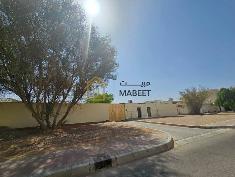 Investment opportunity!!!! For sale, old house consisting of ten