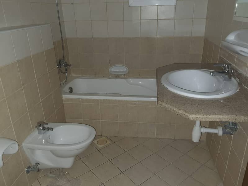 1 BR HALL APARTMENT AVAILABLE FOR RENT NEAR NESTO AREA CLOS TO ZULEKHA