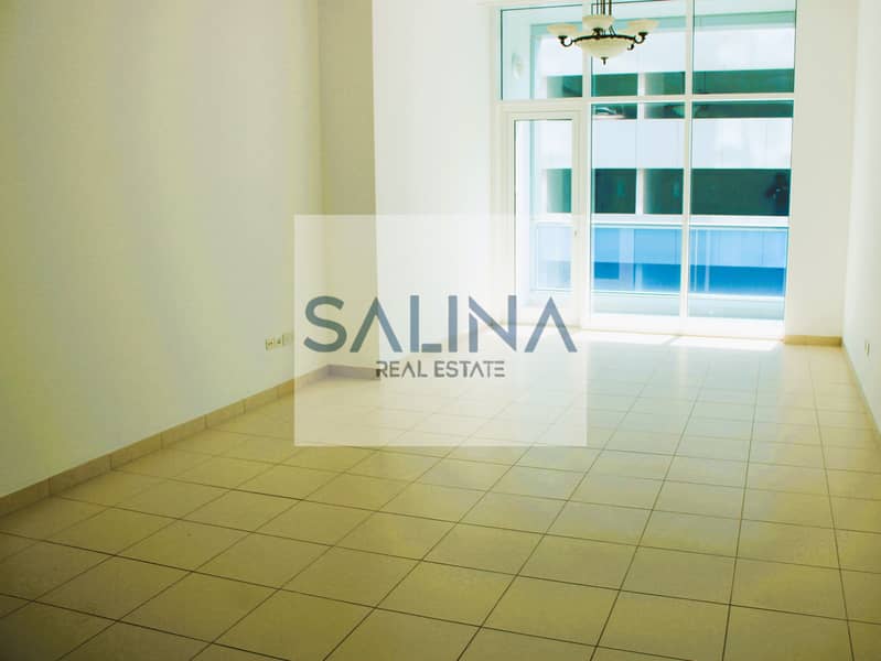 Chiller Free/Balcony/Near Metro/Close to Dubai Mall