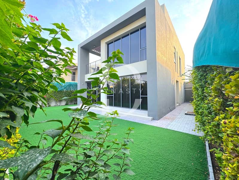 Vacant / Single Row / E3 Type / Landscaped / SemiFurnished