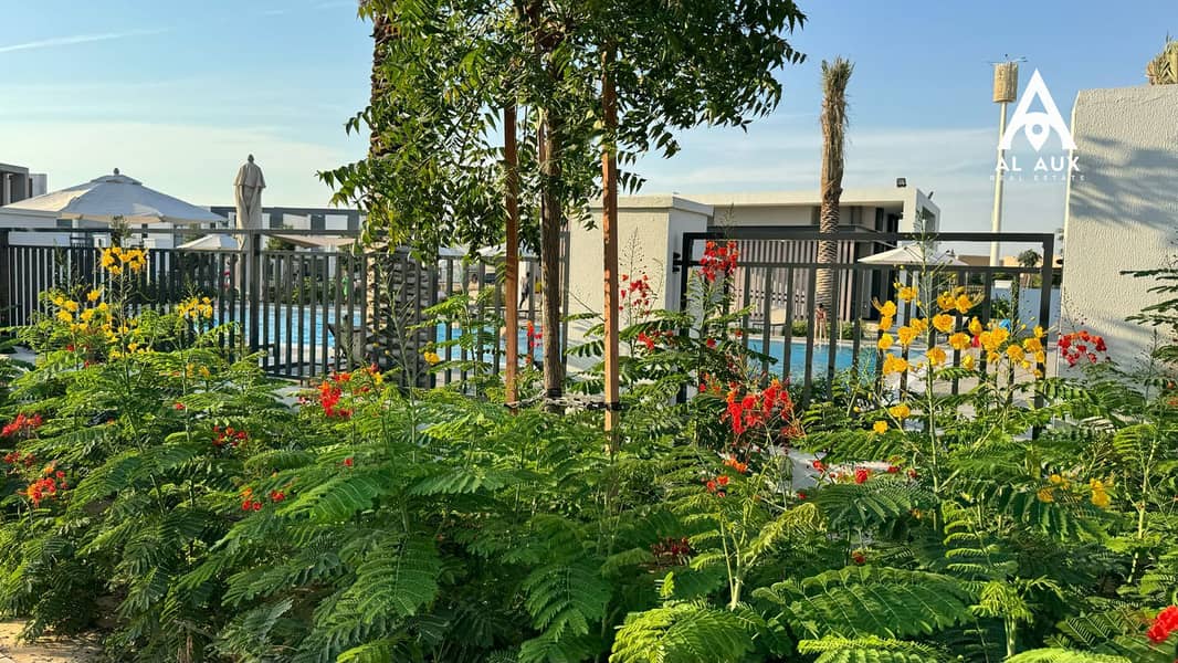 Brand New Villa Corner Unit near to pool and park