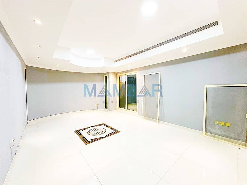 Private EntranceGarden Terrace High finishing