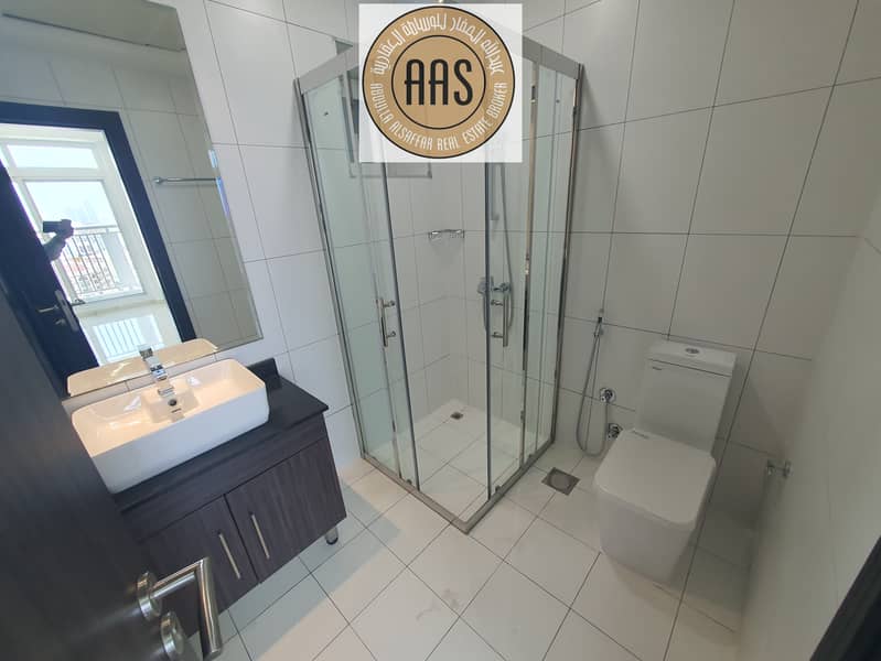 No commission//One bedroom +closed kitchen +storage room//Rent 75k in 4