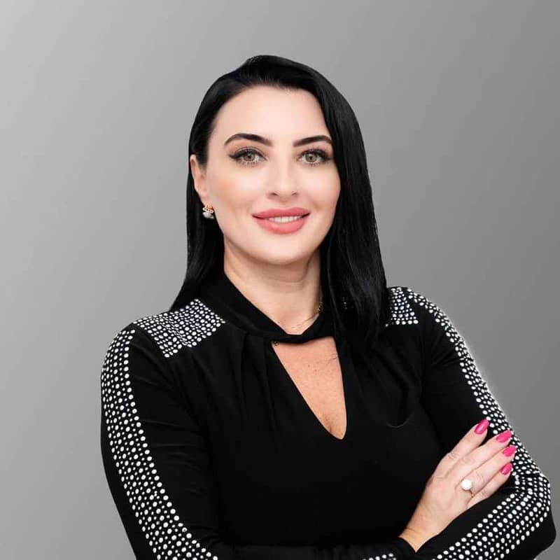 Simona Cosnita from Prima Casa Real Estate 1 properties