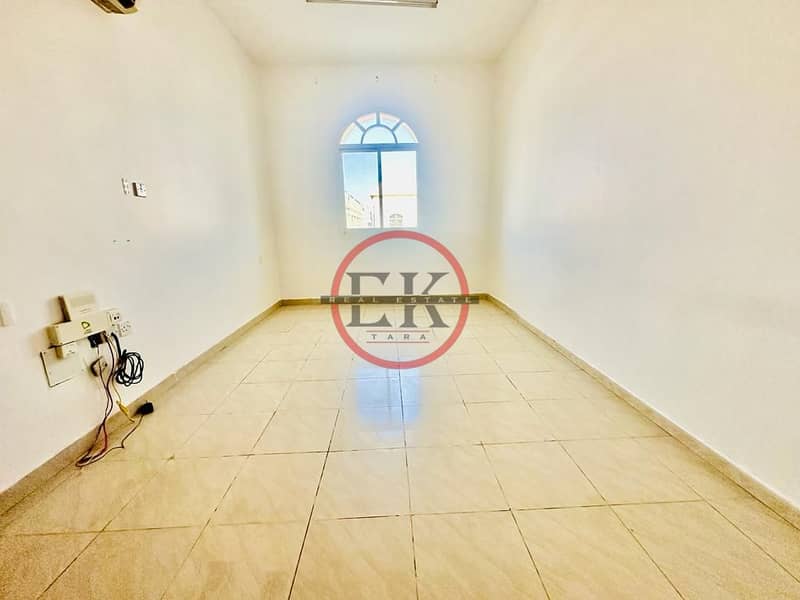 Bright 3 Bedrooms Close to Al ain Hospital