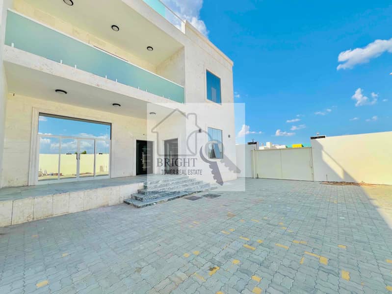 Brand New 7 Bedrooms Villa Balcony
