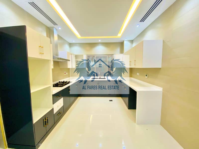 For sale, a turnkey villa, directly behind Al Hamidiyah Park