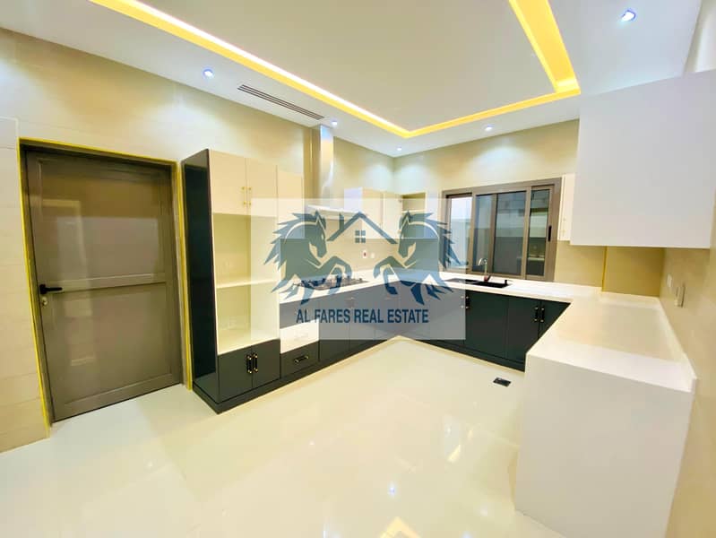 For sale, a turnkey villa, directly behind Al Hamidiyah Park