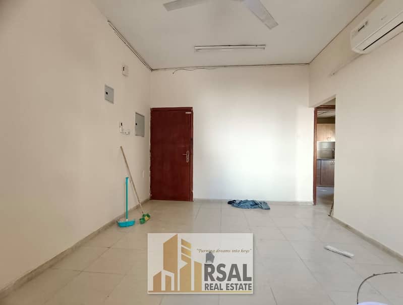 Lavish 1BHK With Nice FinishingFamily BuildingNear Almidna Shopping