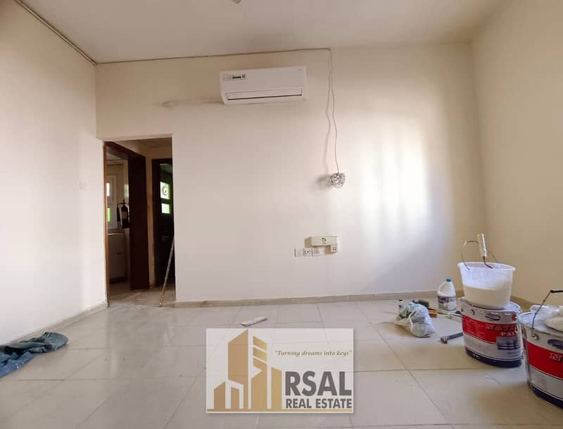 Lavish 1BHK With Nice FinishingFamily BuildingNear Almidna Shopping