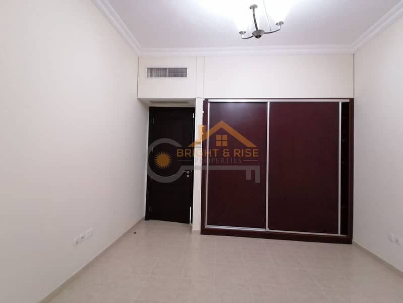 Nice 4 BR villa with Maid room, Living Hall MBZ city