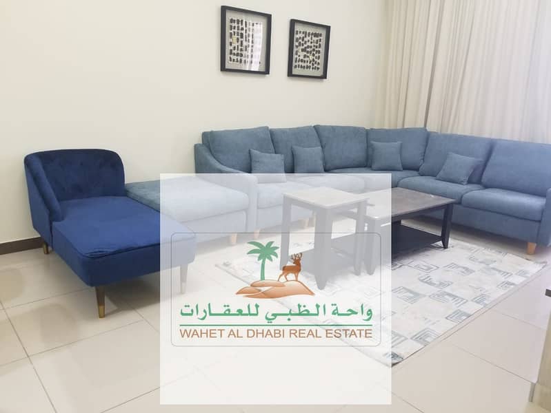 A room and a hall, second occupant, for monthly rent, with luxurious