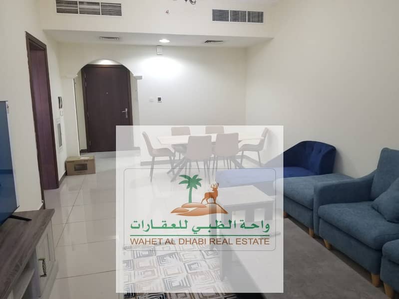 A room and a hall, second occupant, for monthly rent, with luxurious