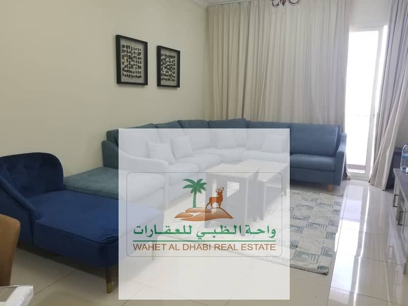 A room and a hall, second occupant, for monthly rent, with luxurious