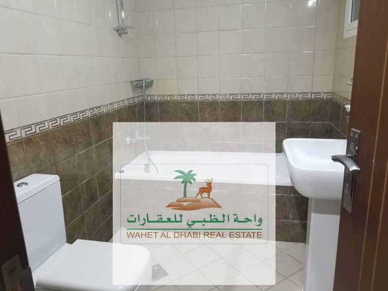 A room and a hall, second occupant, for monthly rent, with luxurious