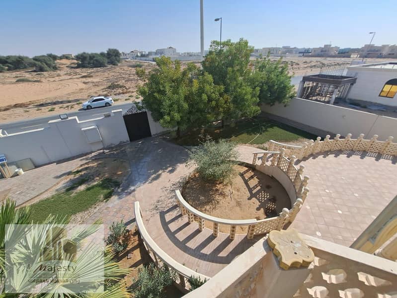 For sale a luxurious villa in the Emirate of Sharjah, Al Rahmaniya area