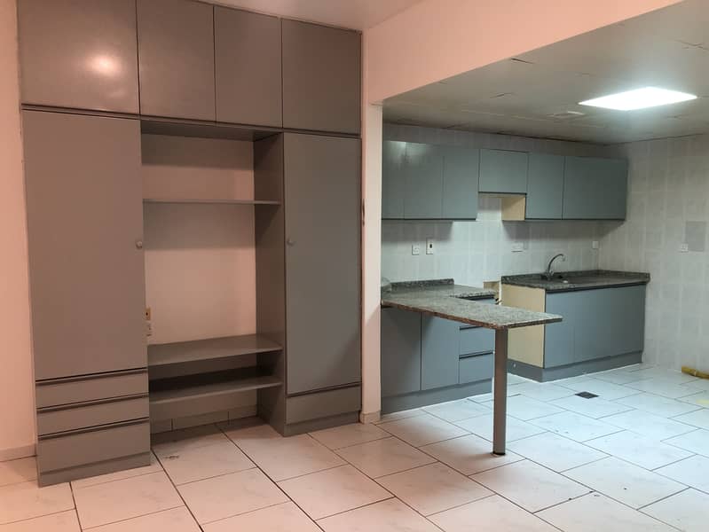 BEST OFFER FOR PHILIPPINES NEAR METRO HUGEST STUDEIO EVER WITH BIG