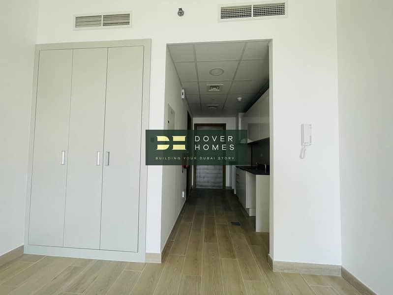 Vacant Middle Floor Good Investment High ROI