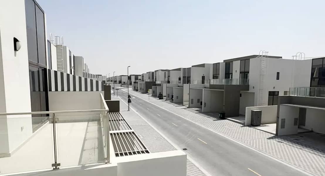 Best Investment Deal / Prime Location / 4 Beds+ Maids Villa /