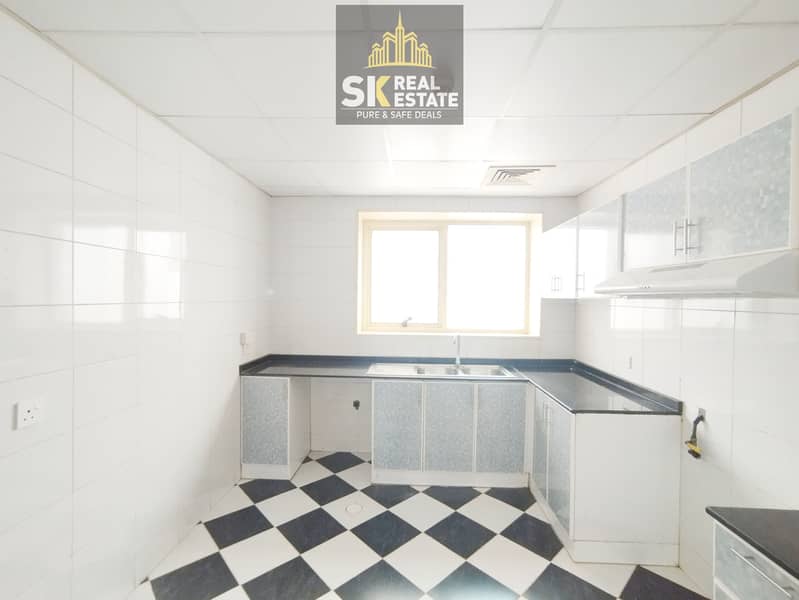 شقة في التعاون 3 غرف 55000 درهم 10025069