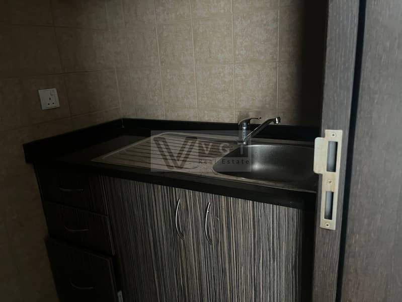 NEAR TO METRO LOWFLOOR BEST OFFER