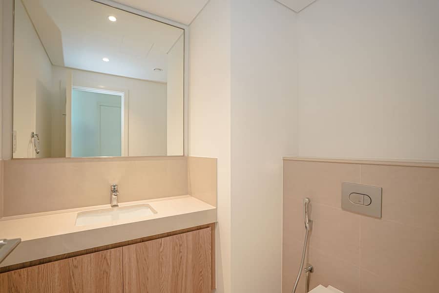 highest Floor Spacious Layout Next To Dubai Mall