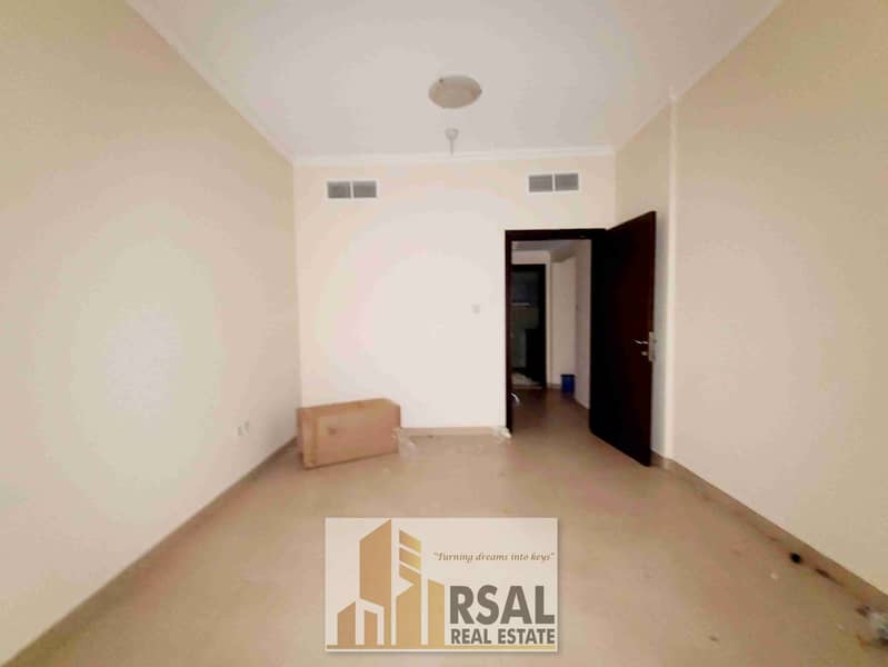 Free Parking // Free Maintanace // Spacious 1BHK With 2Bathroom
